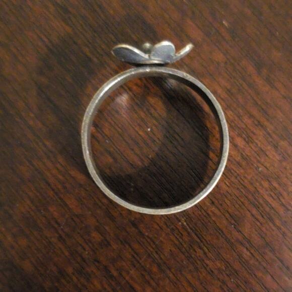 Handmade Argentium Silver Oxidized Flower Ring, size 8.25 - Picture 6 of 7